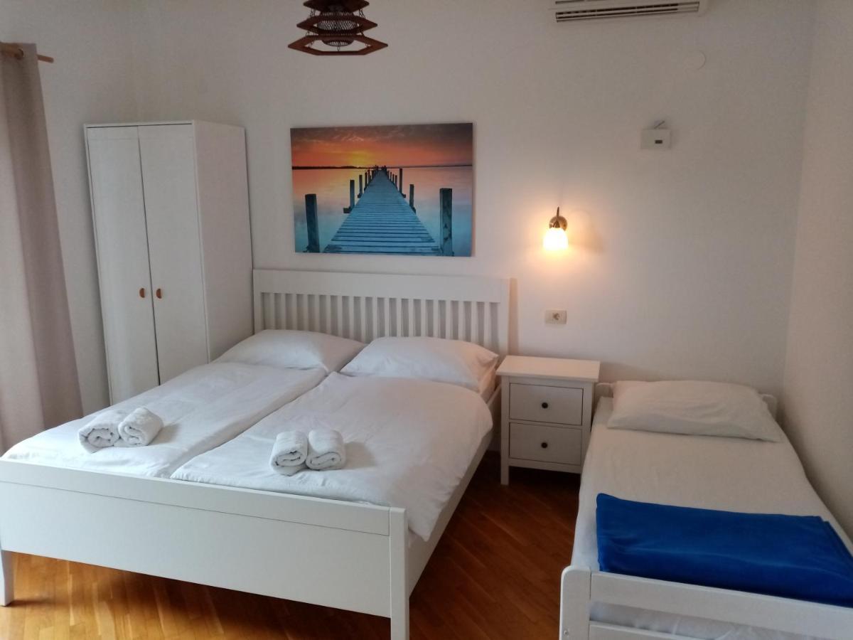 Summerhouse Duce Omis Eksteriør bilde