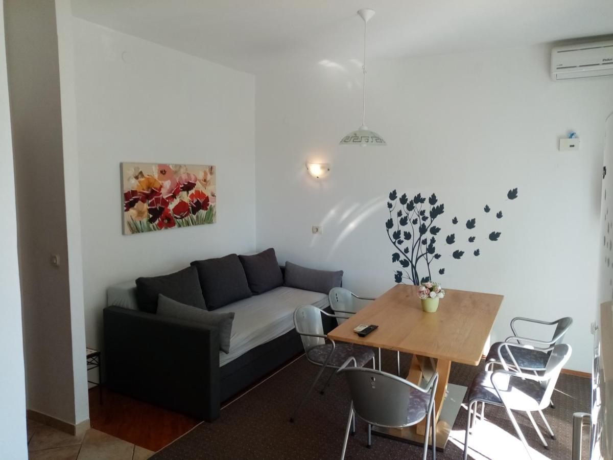 Summerhouse Duce Omis Eksteriør bilde